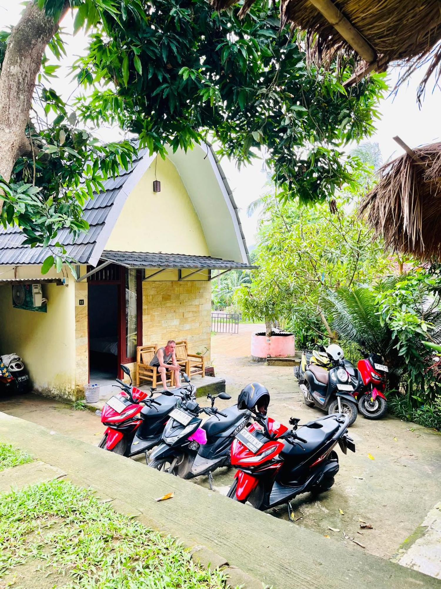 Roy Homestay Kuta Kuta  Екстериор снимка